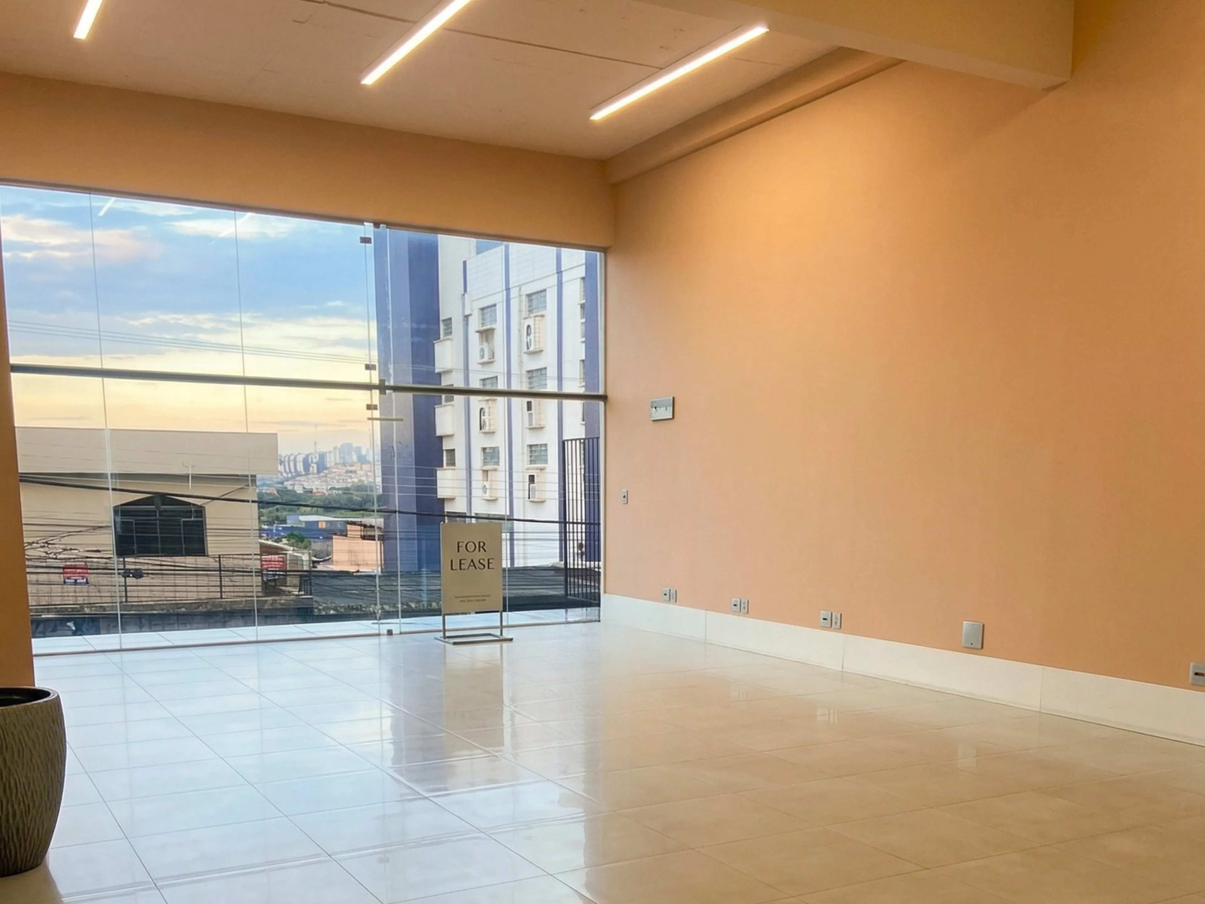 Espaço Lygia Clark — pé direito duplo e iluminação natural