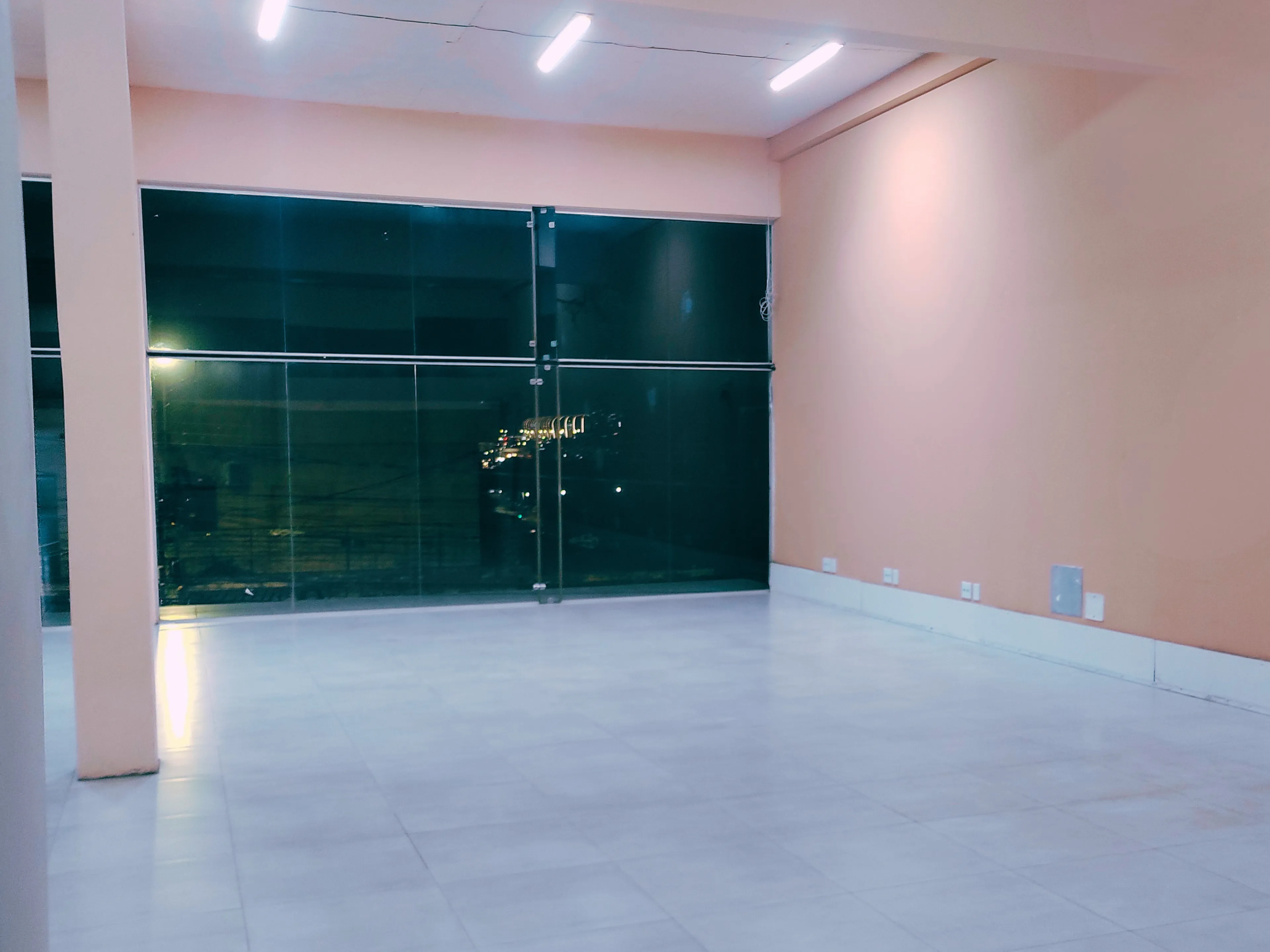 Espaço Lygia Clark — corredor de acesso e área comum Café Coabita